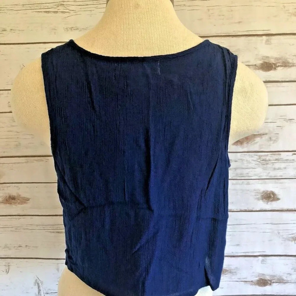 FUN & FLIRT Women Sleeveless Pull-Over Embroidered Blue Crop Top Shirt Sz M NWT - Picture 8 of 11